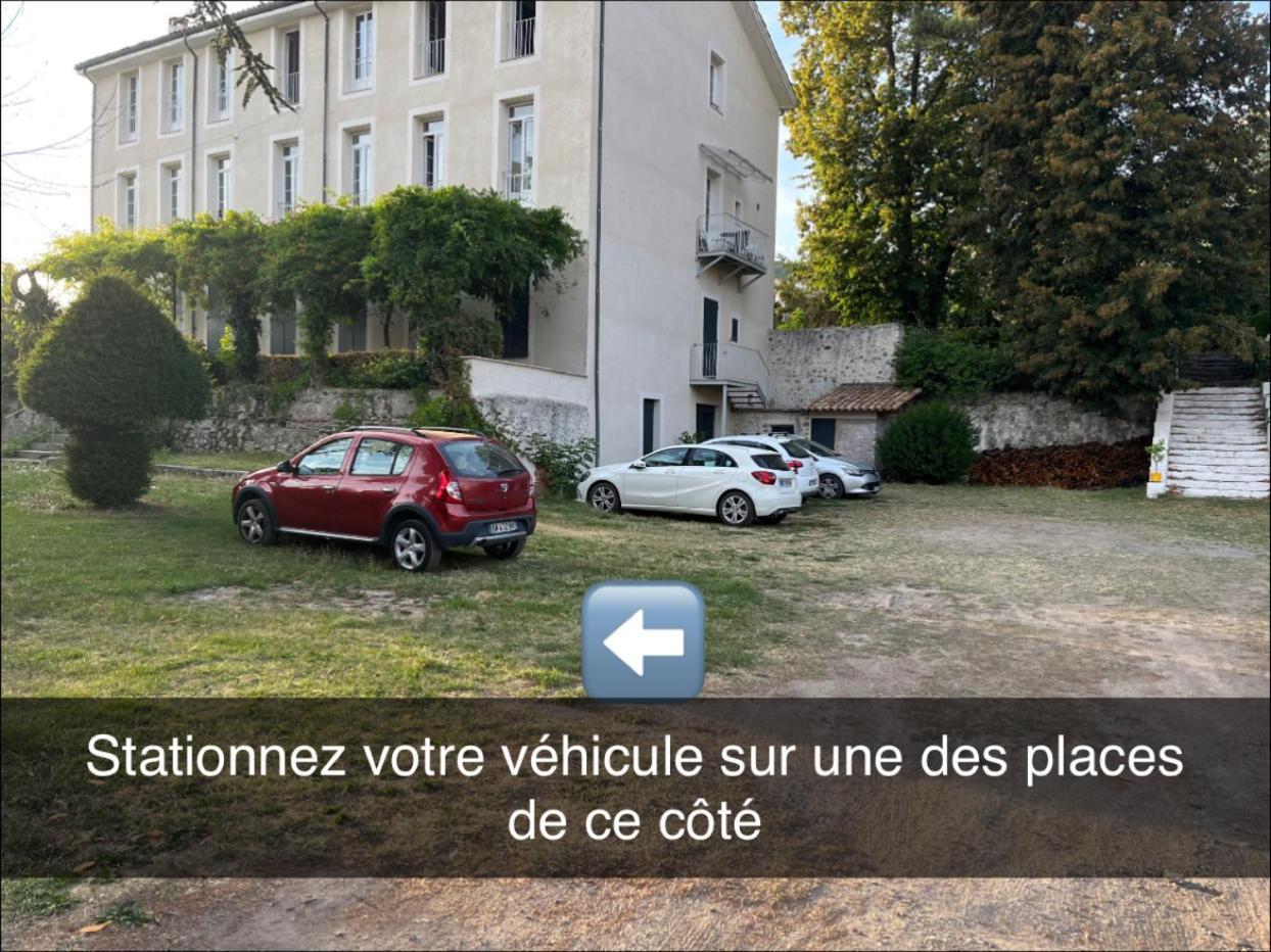Les Glycines, Charmant Studio Au Calme Dans Batisse De Maitre Proche Du Centre Ville Parking Gratuit Digne-les-Bains Exterior photo